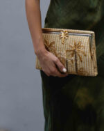 GOLDEN OASIS GOLD STRAW GRACE CLUTCH