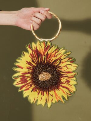 GRAND-SUNFLOWER-FLAPPER-ON-MODEL.jpg