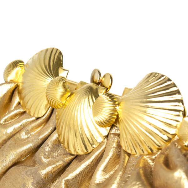SHELL CROWN ON GOLD POUFFY