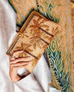 GOLDEN OASIS GOLD STRAW GRACE CLUTCH